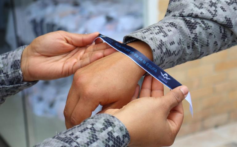 Jóvenes viven una jornada inolvidable en la Escuela de Suboficiales de la Fuerza Aeroespacial