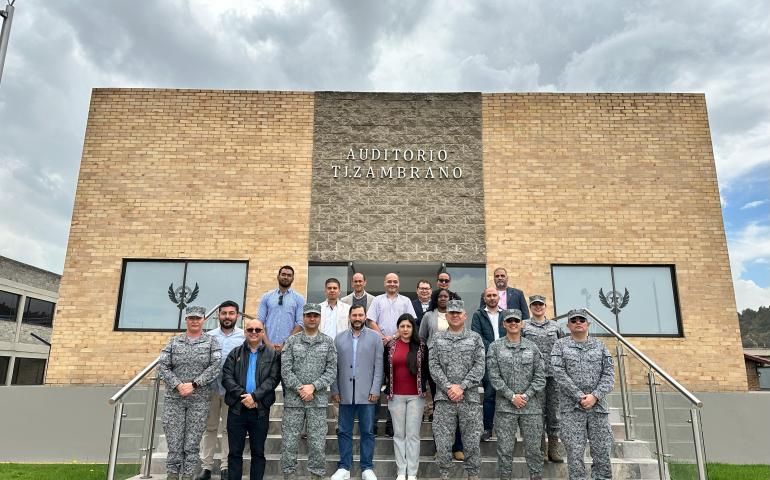 Caluroso recibimiento a docentes de la Escuela Militar de Aviación